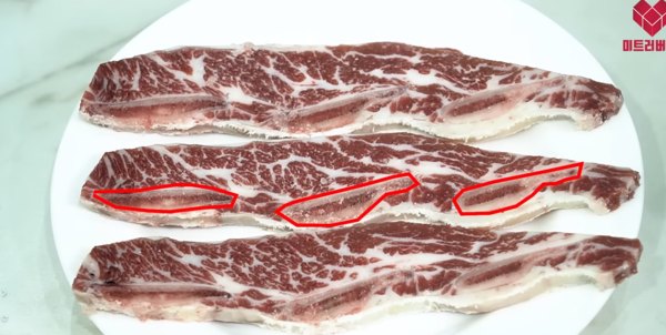 6,7,8번 꽃갈비 단면 / 출처: 미트러버TV